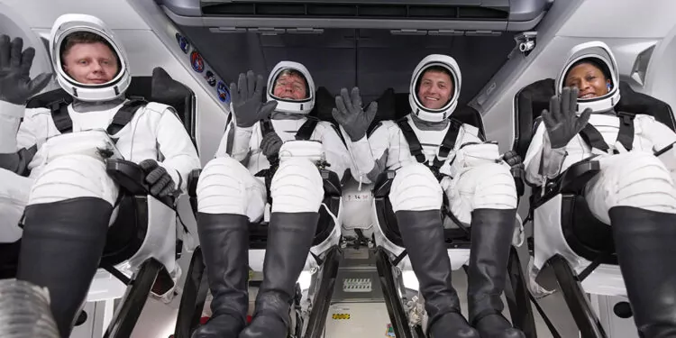 Rus ve abd'li 4 astronot iss’e gönderildi