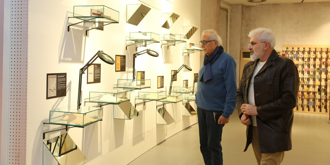 Küçükçekmece Belediyesi, ‘İmzalı Kitaplar Müzesi Söyleşileri’nde şair, yazar ve akademisyen Ataol Behramoğlu'nu ağırladı.