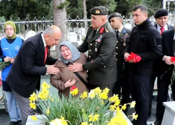 Samsun'da 18 mart şehitleri anması; şehit anneleri gözyaşı döktü