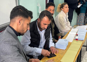 Şanlıurfa'da oy kullanma işlemleri başladı