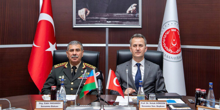 Haluk Görgün Azerbaycan Savunma Bakanı ile görüştü