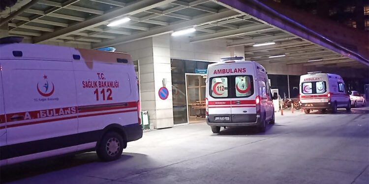 Siirt'te patpat devrildi; 3 yaralı