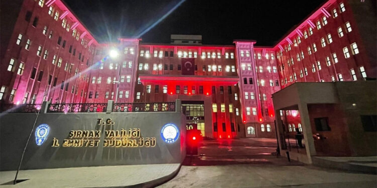 Şırnak'ta nevruz etkinliklerinde polise taş atan 45 şüpheli gözaltında