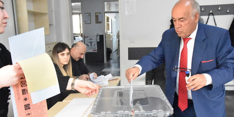 Sivas'ta oy kullanma işlemi başladı