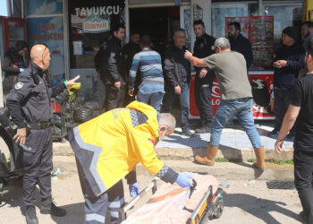Siyasi parti broşürü kavgasında 2 kardeş tek mermiyle vuruldu