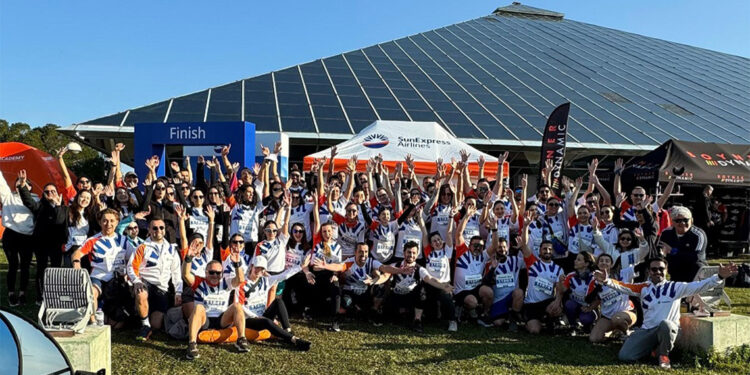 200 SunExpress çalışanı Runtalya’ya katıldı