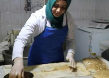 Sandıklı'da ramazanın vazgeçilmezi haşhaşlı tahinli pide