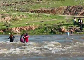 Şanlıurfa'da sel sularına kapılan 3 kadın kurtarıldı, 1 çocuk kayıp