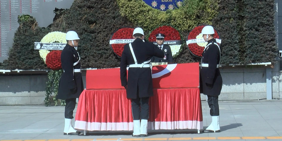 Şehit Polis Furkan Bor için Emniyet Müdürlüğü'nde tören