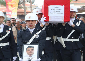 Şehit polis memuru Fırat Der, son yolculuğuna uğurlandı
