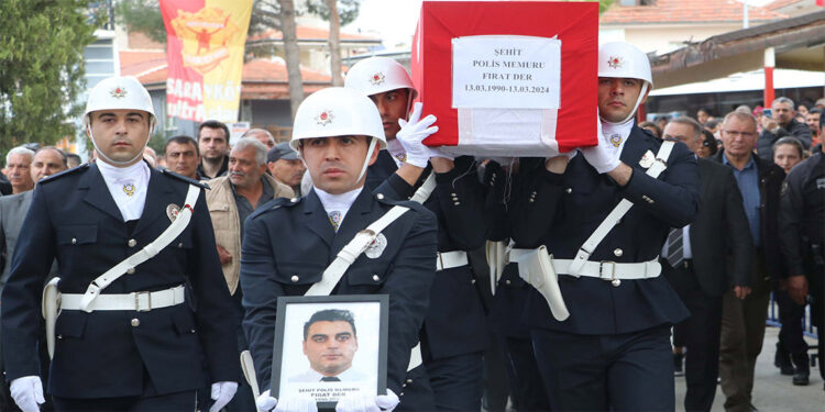 Şehit polis memuru Fırat Der, son yolculuğuna uğurlandı