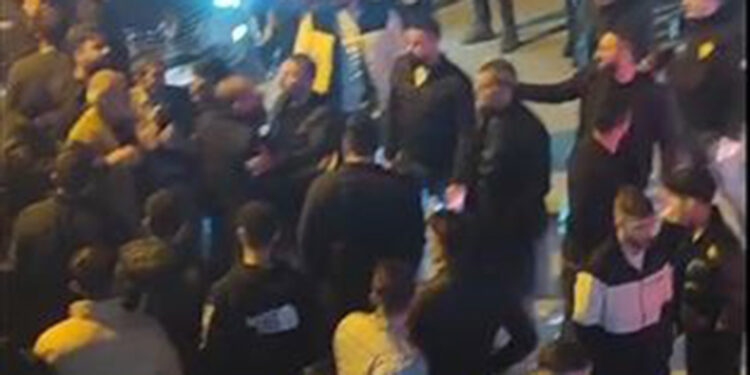 Siirt'te 2 grup arasında çıkan kavgaya biber gazı ile müdahale