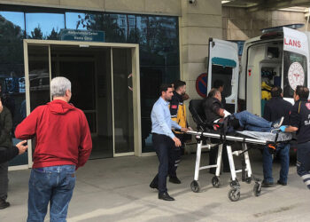 Siirt'te muhtarlık kavgası: 1’i polis, 9 yaralı