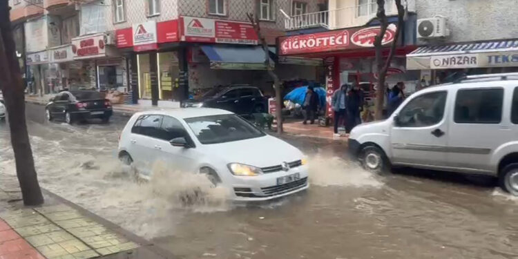 Siirt'te sağanak etkili oldu