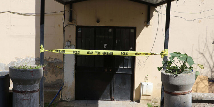 Sobadan sızan gazdan zehirlenen anne ile oğlu öldü