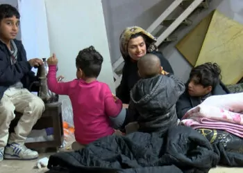 Sultangazi'de hamile kadın 5 çocuğuyla sokakta kaldı