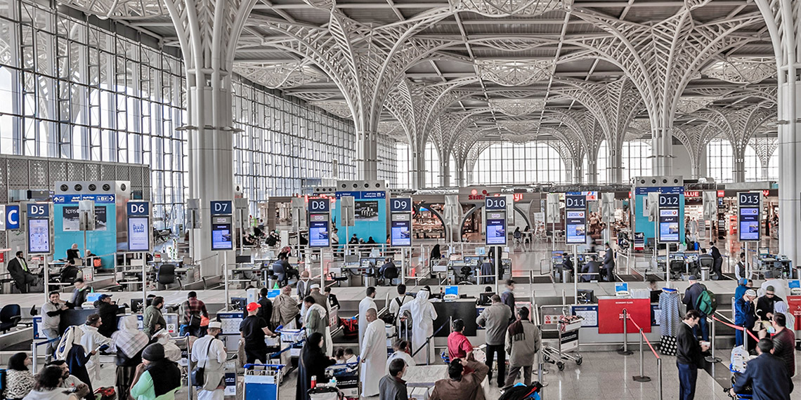 TAV Havalimanları, geçen yıl 9,4 milyon yolcuya hizmet veren Medine Havalimanı'nda terminal kapasitesini artırmak için 275 milyon dolarlık bir yatırım yapacak.