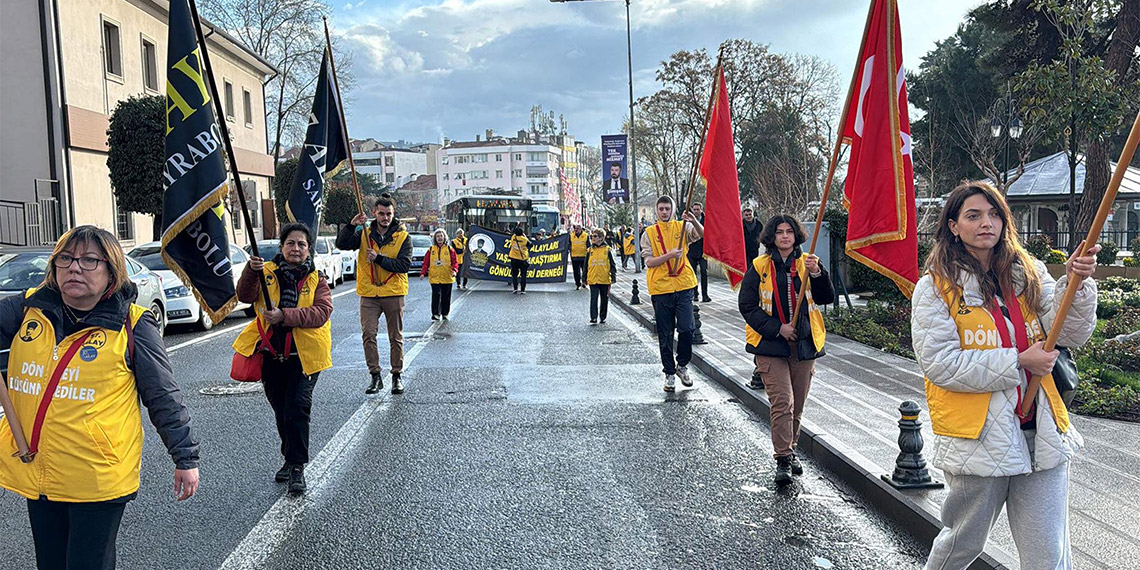 Çanakkale Savaşları’nda destan yazan 57’nci Alay anısına düzenlenen 57'nci Alay Vefa Yürüyüşü Tekirdağ'dan 57 gönüllünün katılımıyla başladı.