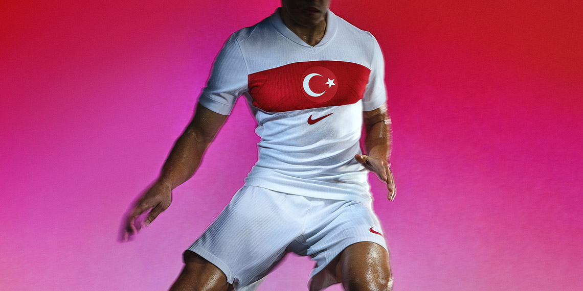 TFF, Türkiye Milli Takımları'nın yeni formasını tanıttı