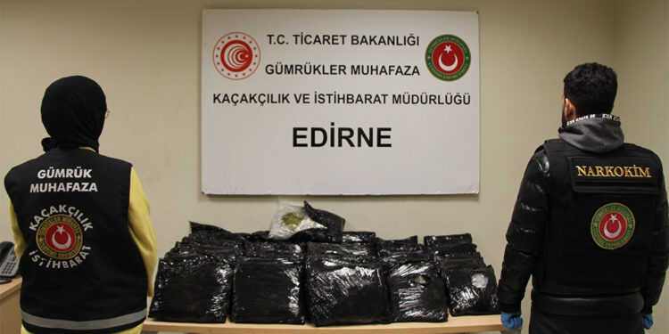 113.4 milyon lira değerinde uyuşturucu ve kaçak eşya ele geçirildi