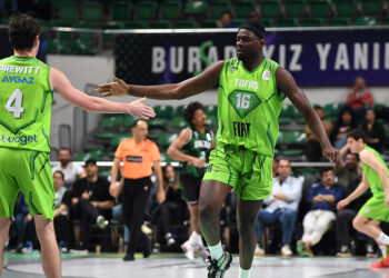 TOFAŞ-Darüşşafaka Lassa'ya 90-83 mağlup oldu