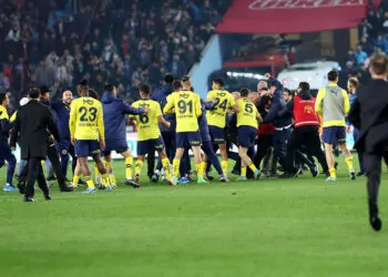 Trabzonspor-fenerbahçe maçının disiplin sevkleri haftaya kaldı