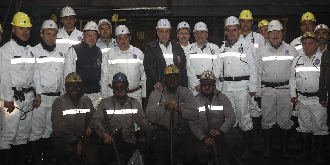 Türk-İş Genel Başkanı Ergün Atalay, "Küpe suyu dolduruyorsun altı delik akıyor. Bu küpün altını bir kapatmak lazım. Çok kazanandan çok alacaksın vergiyi. Az kazanandan az alacaksın" dedi.