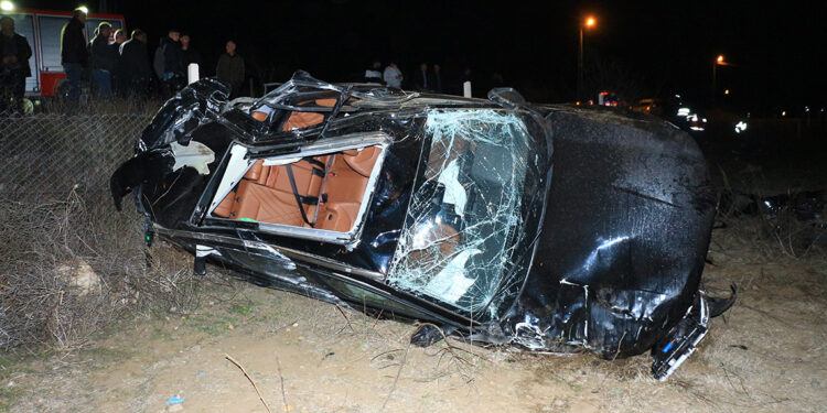 Tokat'ta cip tarlaya devrildi: 4 yaralı
