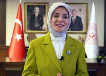 Türkiye'ye güç veren tüm kadınlarla gurur duyuyoruz