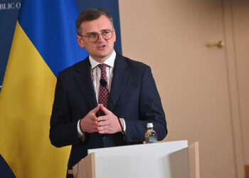 Bayrağımız sarı ve mavidir