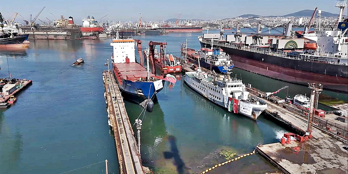İHH Genel Başkanı Bülent Yıldırım, Uluslararası Özgürlük Filosu için satın alımı yapılan iki gemide incelemelerde bulundu.