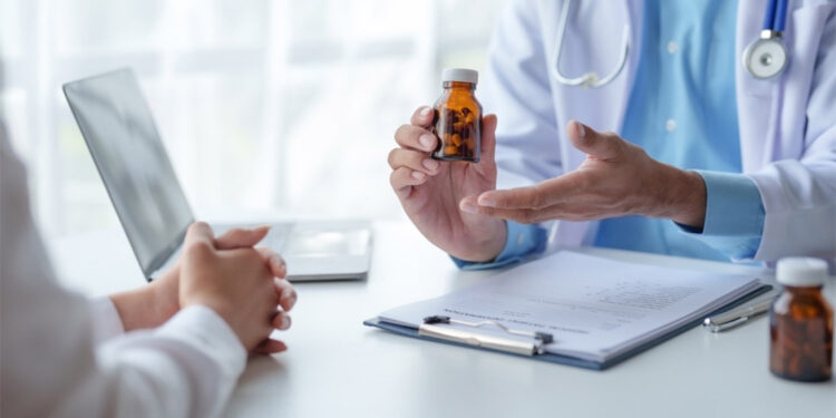 Yaşlılar Ramazan ayında ilaçlarını aksatmamalı