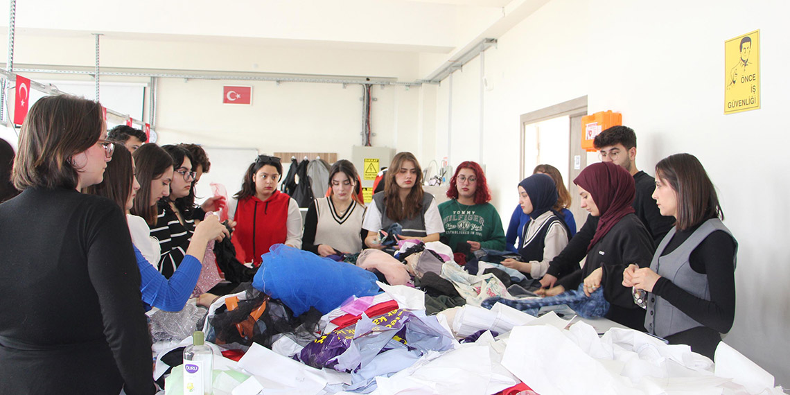 Üniversitelilerden 'Doğa Kumaşında Saklı' projesi
