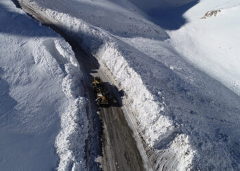 Van'da 88 yerleşim yerinin yolu ulaşıma açıldı