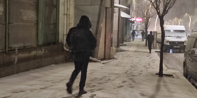 Beytüşşebap ve Uludere'de eğitime 1 gün daha ara verildi