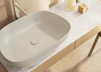 Yüzde 100 geri dönüştürülmüş seramik lavabo üretildi