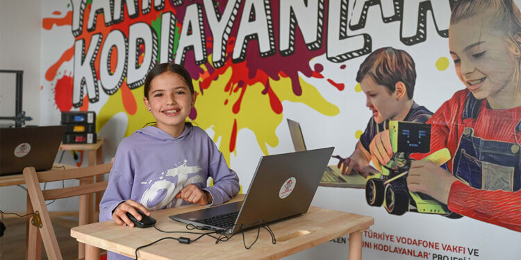 Yarını Kodlayanlar projesiyle 400 bin çocuğa ulaşıldı