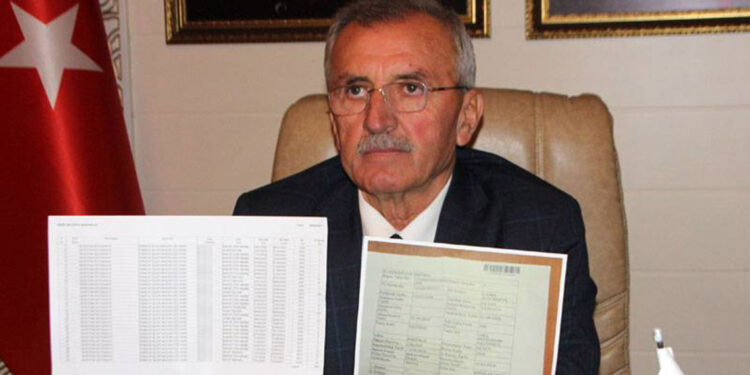 Vatandaşı yumruklayan belediye başkanı: Hakaret etti