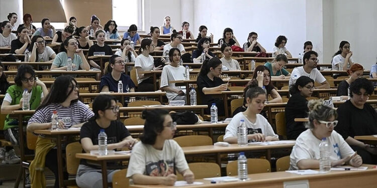 YKS'ye başvuru sayısı 3 milyon 36 bin 945