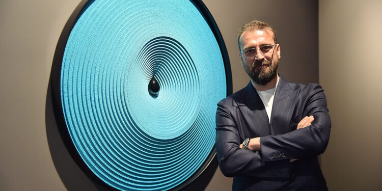 Yazı ressamı Emrah Yücel’den 'Bir Okunmayan Mesajınız Var'