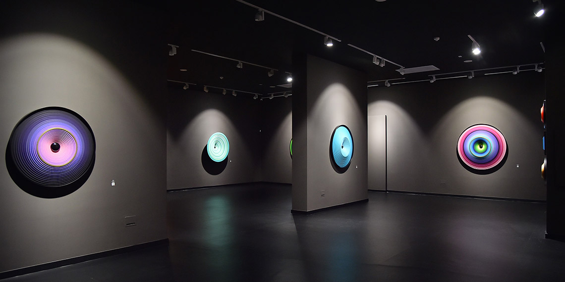 Yazı ressamı Emrah Yücel’den 'Bir Okunmayan Mesajınız Var'