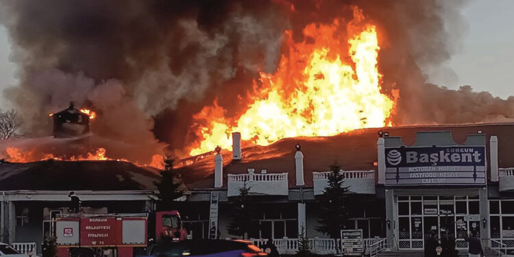 Yozgat'ta yangın çıkan dinlenme tesisi küle döndü