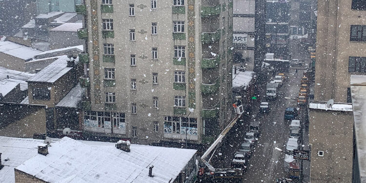 Yüksekova'da kar yağışı