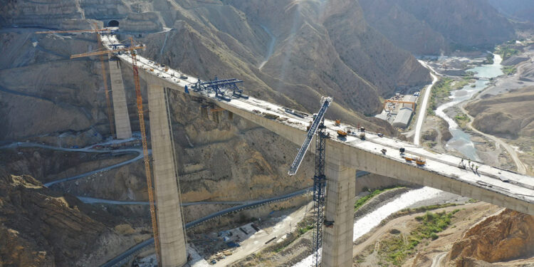 Yusufeli Viyadüğü tamamlandı, iki yaka kavuştu