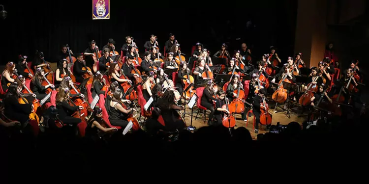8 mart'a özel çello orkestrası konseri