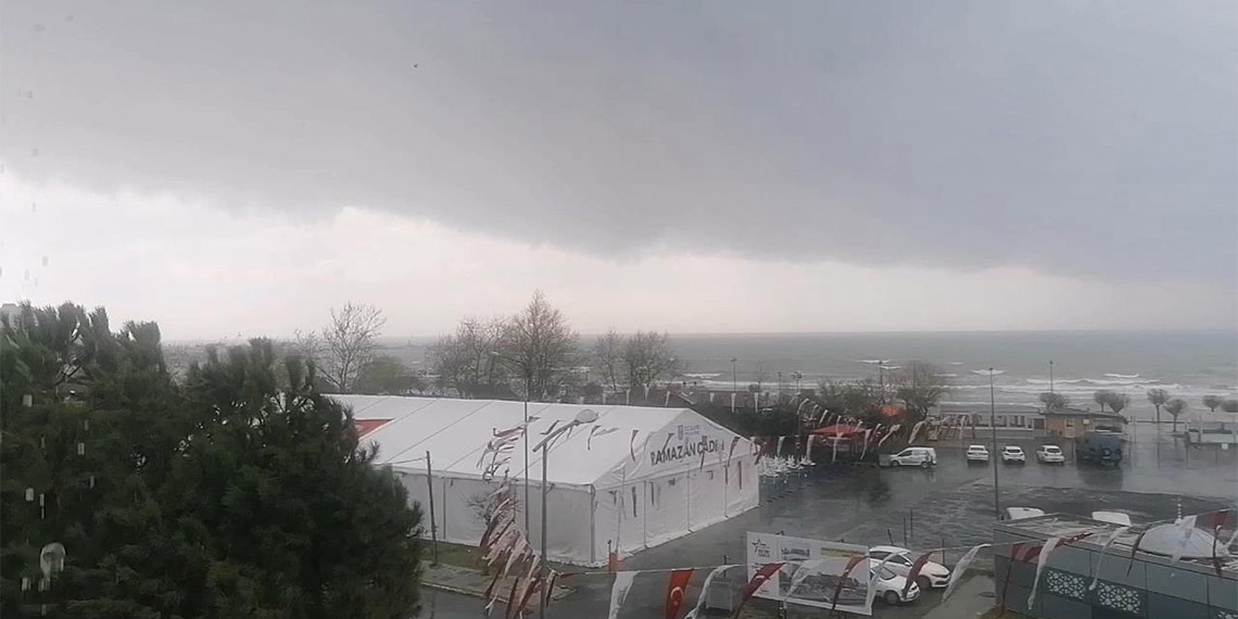 Bu görselin Alt özniteliği boş. Dosya adı: ISTANBUL-ISTANBULDA-SAGANAK-YAGIS-ETKI_31065-1.jpg