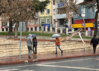 Tekirdağ ve ilçelerinde sağanak ve dolu yağışı