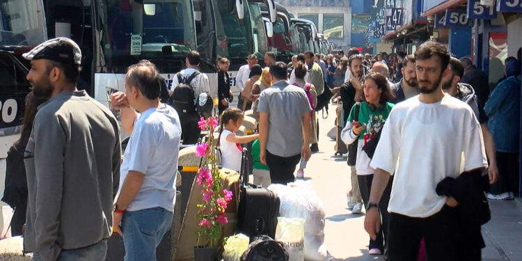 15 Temmuz Demokrasi Otogarı'nda yoğunluk