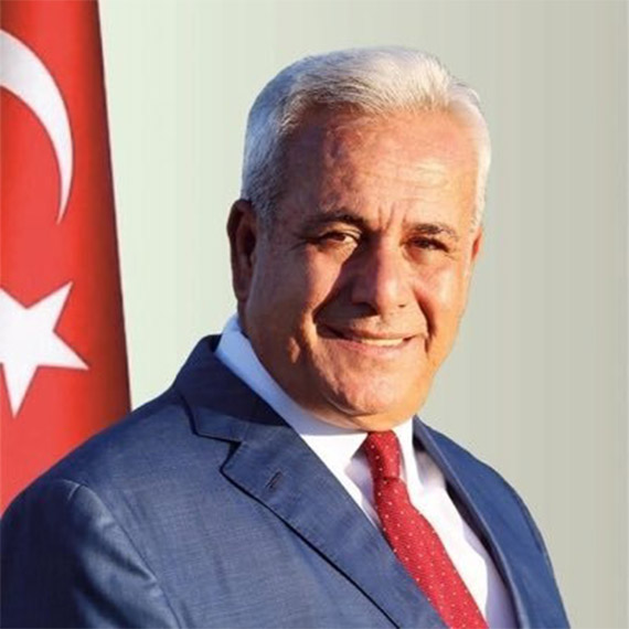 Adana'nın Feke ilçesinde 3 dönemdir belediye başkanlığı yapan MHP'li Ahmet Sel, bu kez aday olmadı. Sel'in yerine MHP'den aday gösterilen damadı Ahmet Şener, yarışı kaybetti.