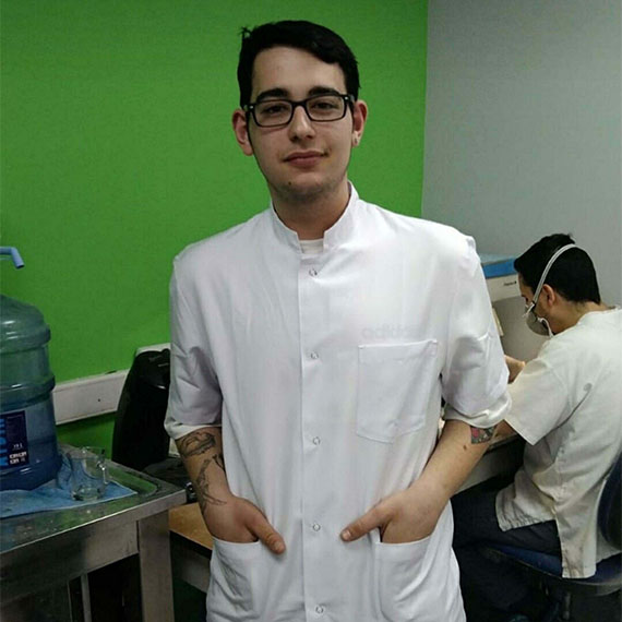 İzmir'in Karşıyaka ilçesinden arkadaşlarıyla buluşup eğlenmek için gittiği Çeşme ilçesi Alaçatı Mahallesi'nde kaybolan Veli Eren Atay'dan 288 gündür haber yok.